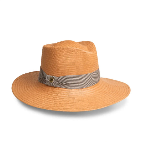 cappello fedora estivo a tesa larga da donna foto con vista inclinata color avana primario nesti
