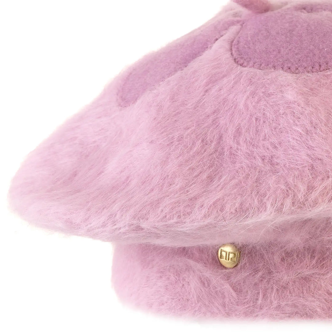 basco parigino in angora e lapin con ricamo floreale da donna color rosa cipria foto con vista dettaglio ravvicinato