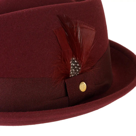 cappello pork pie in feltro raso di lapin con fodera da uomo color bordeaux reale foto con vista dettaglio ravvicinato 1 primario nesti