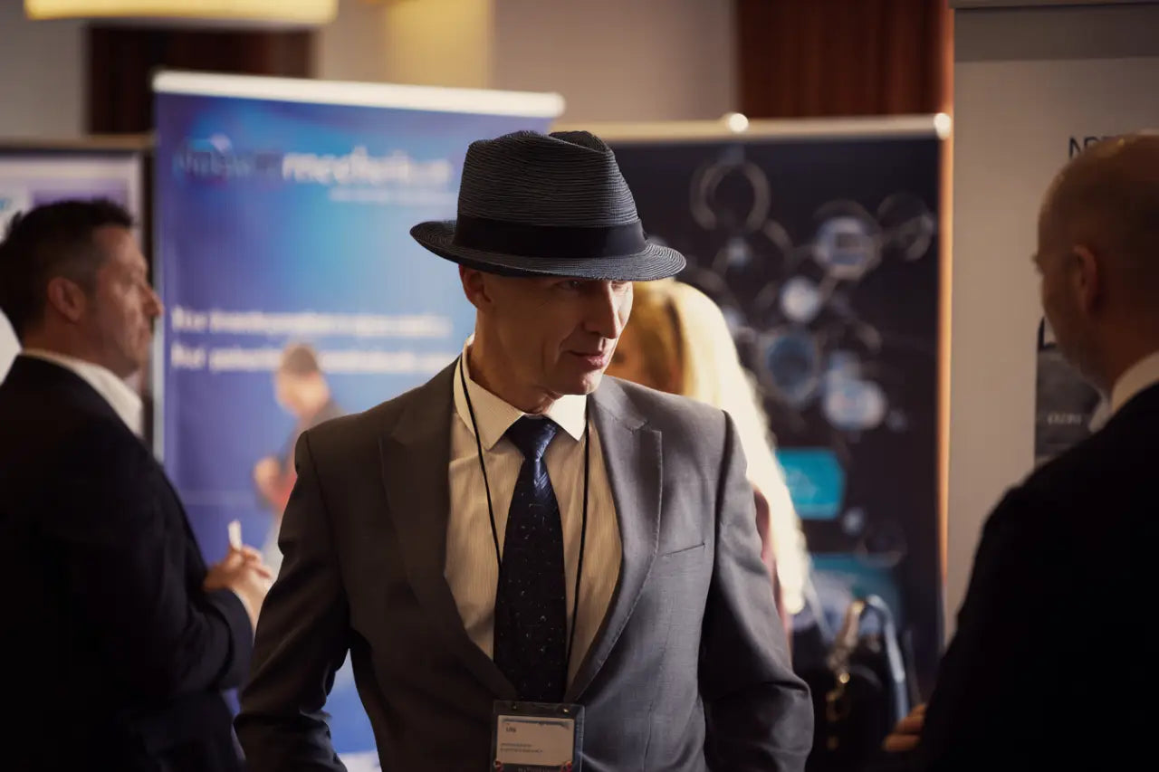 Manutenzione professionale cappelli eleganti cura