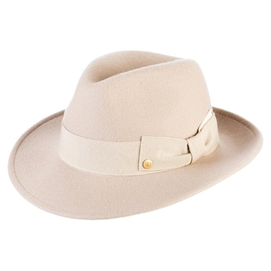 Cappello Fedora Coccos color Sabbia, in feltro di lana merinos da uomo, foto con vista inclinata - Primario Nesti